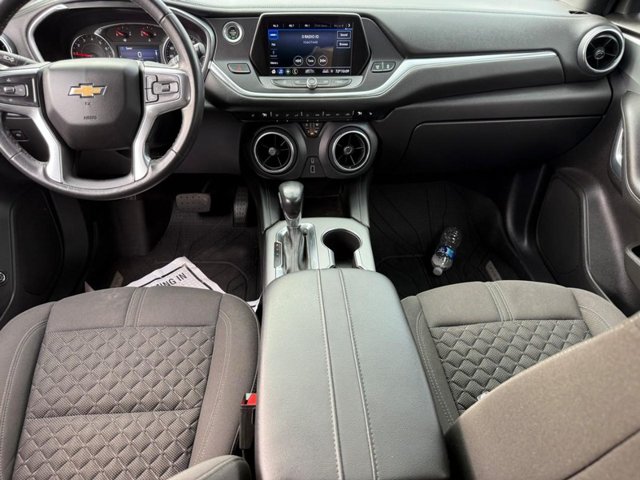 Chevrolet Blazer Vehicle Full-screen Gallery Image 11