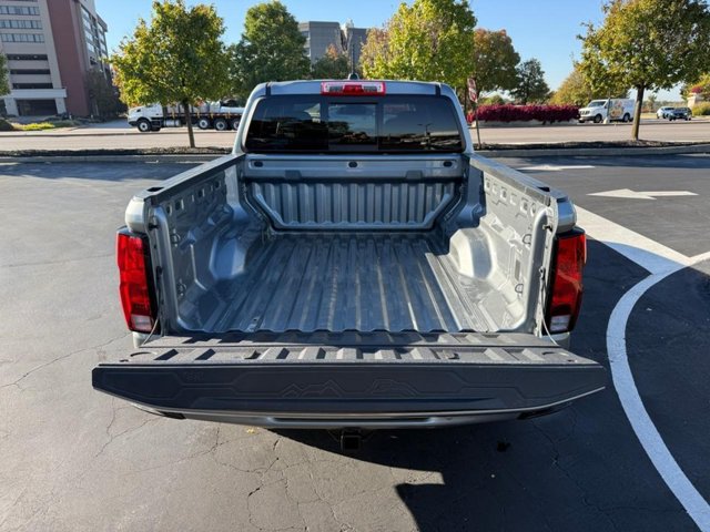 Chevrolet Colorado Vehicle Full-screen Gallery Image 05