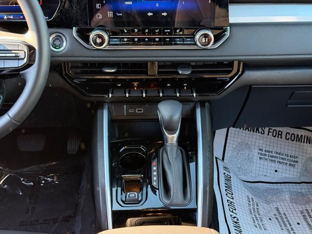 Chevrolet Colorado Vehicle Full-screen Gallery Image 14