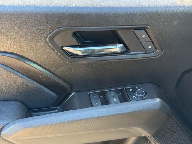 Chevrolet Colorado Vehicle Full-screen Gallery Image 15