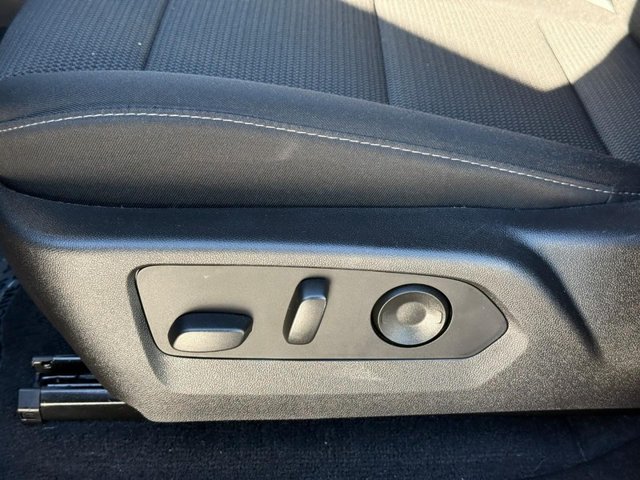 Chevrolet Colorado Vehicle Full-screen Gallery Image 17