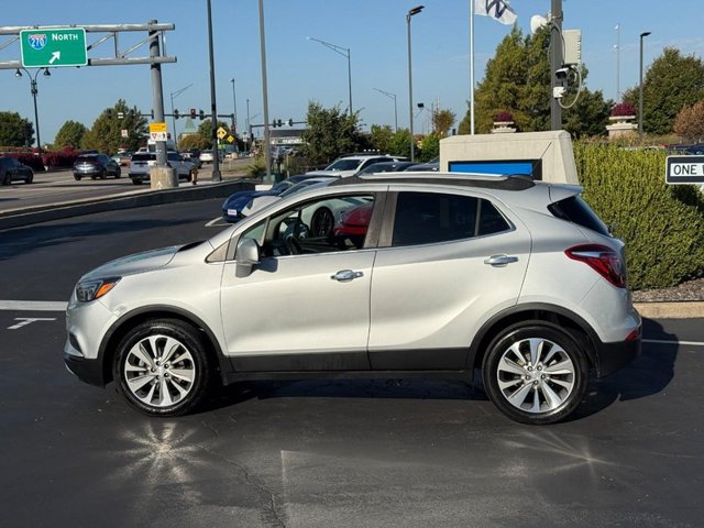 Buick Encore Vehicle Full-screen Gallery Image 02