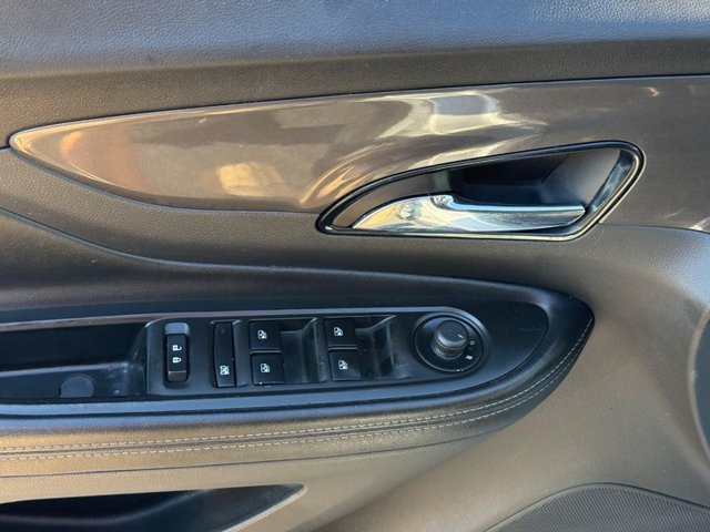 Buick Encore Vehicle Full-screen Gallery Image 15