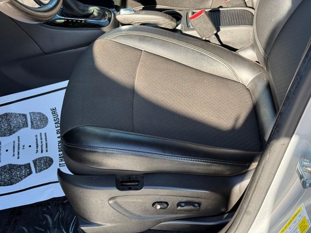 Buick Encore Vehicle Full-screen Gallery Image 16