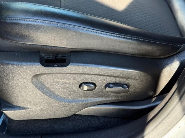 Buick Encore Vehicle Full-screen Gallery Image 17