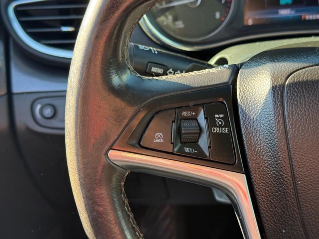Buick Encore Vehicle Full-screen Gallery Image 18