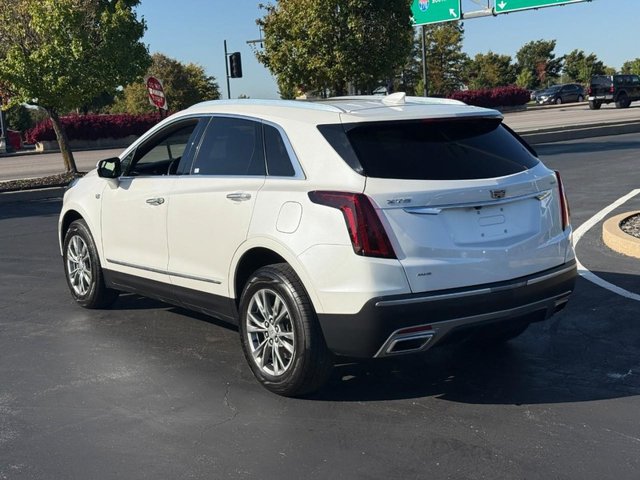 Cadillac XT5 Vehicle Full-screen Gallery Image 03