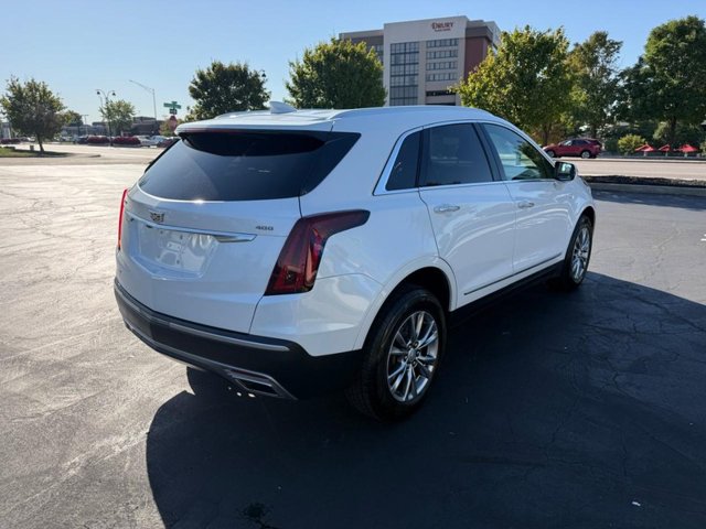 Cadillac XT5 Vehicle Full-screen Gallery Image 07