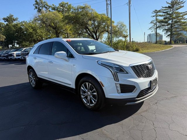 Cadillac XT5 Vehicle Full-screen Gallery Image 08