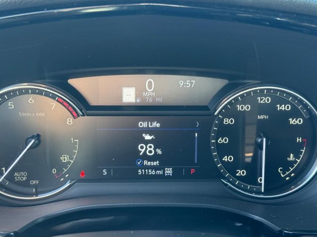 Cadillac XT5 Vehicle Full-screen Gallery Image 23