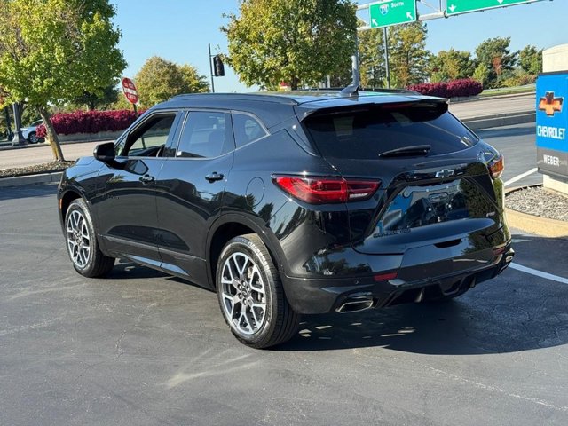 Chevrolet Blazer Vehicle Full-screen Gallery Image 03