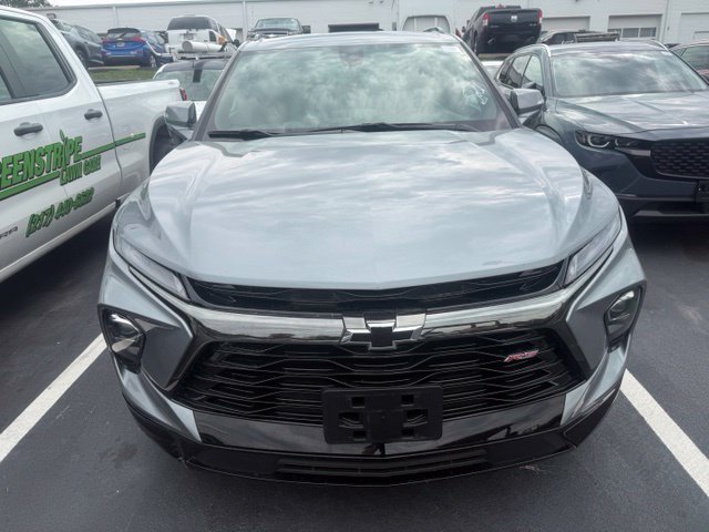 Chevrolet Blazer Vehicle Full-screen Gallery Image 02