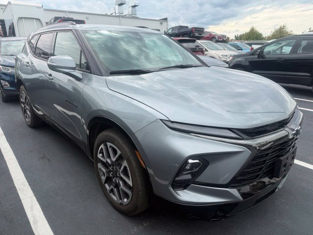 Chevrolet Blazer Vehicle Full-screen Gallery Image 03