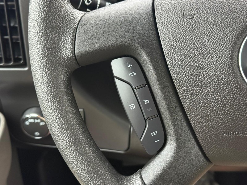 Chevrolet Express Passenger Vehicle Full-screen Gallery Image 14