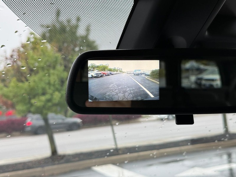 Chevrolet Express Passenger Vehicle Full-screen Gallery Image 16