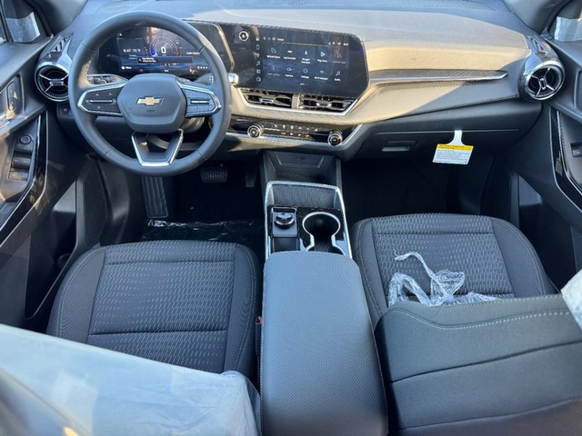 2027 Chevrolet Equinox LT - Photo 6