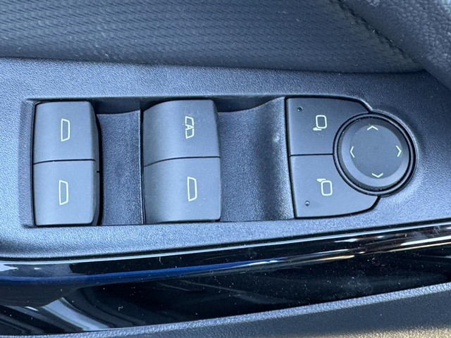 2027 Chevrolet Equinox LT - Photo 10