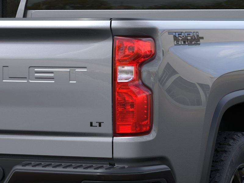 Chevrolet Silverado 2500HD Vehicle Full-screen Gallery Image 11