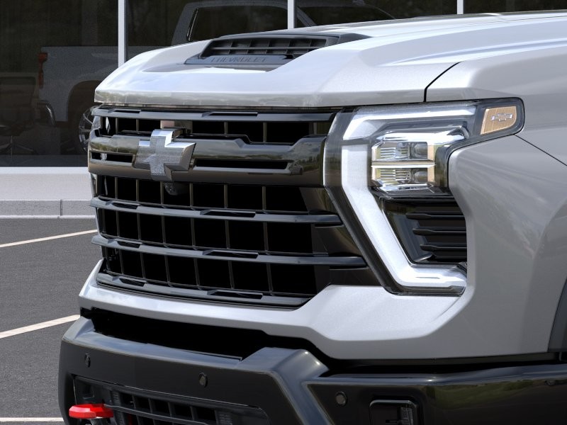 Chevrolet Silverado 2500HD Vehicle Full-screen Gallery Image 13