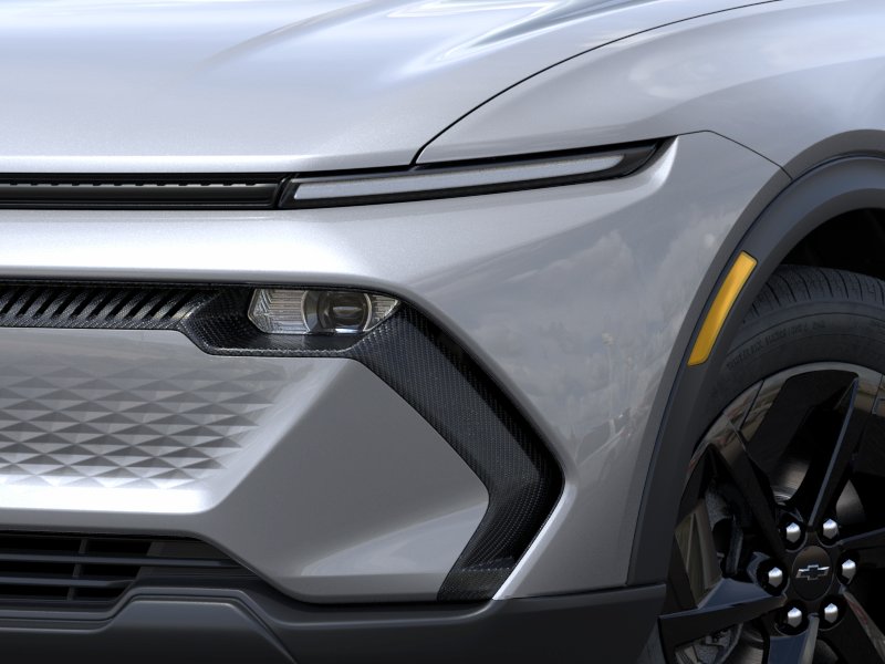 Chevrolet Equinox EV Vehicle Full-screen Gallery Image 10