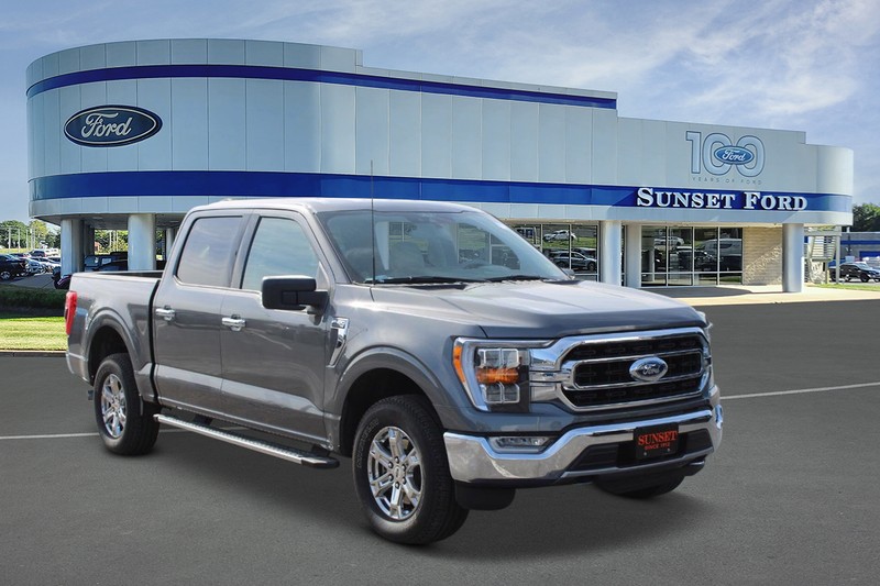 The 2021 Ford F-150 4WD XLT SuperCrew photos