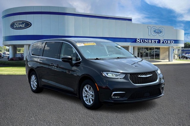 more details - chrysler pacifica