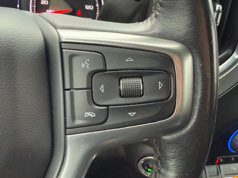 Chevrolet Silverado 2500HD Vehicle Full-screen Gallery Image 19