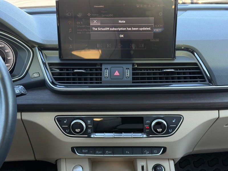 Audi Q5 Vehicle Full-screen Gallery Image 13