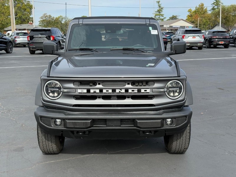 Ford Bronco Vehicle Full-screen Gallery Image 10