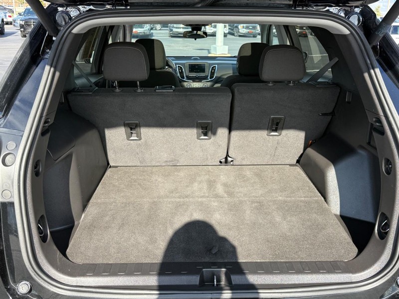 Chevrolet Equinox Vehicle Full-screen Gallery Image 04