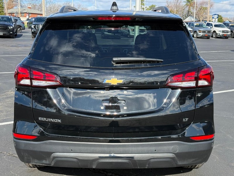 Chevrolet Equinox Vehicle Full-screen Gallery Image 05