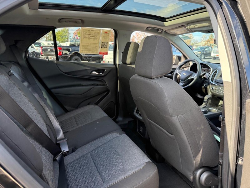 Chevrolet Equinox Vehicle Full-screen Gallery Image 10