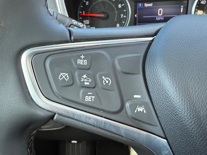 Chevrolet Equinox Vehicle Full-screen Gallery Image 16