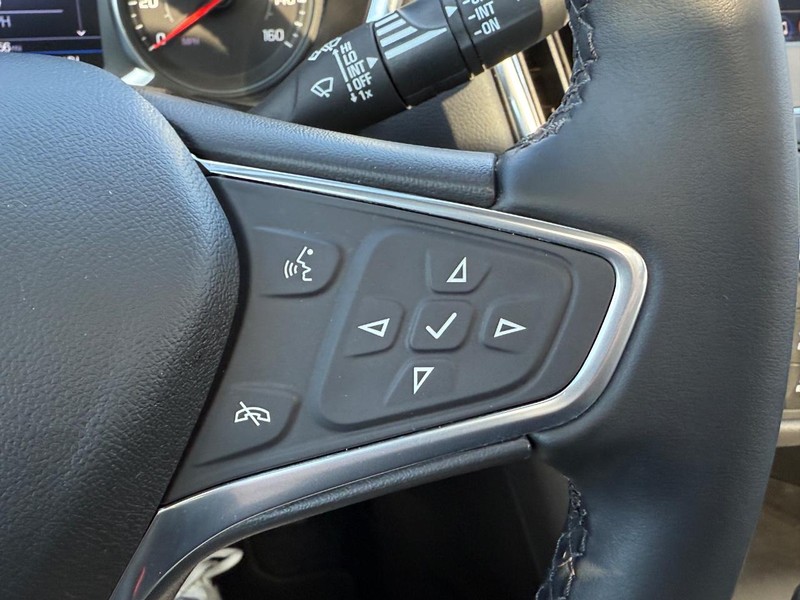 Chevrolet Equinox Vehicle Full-screen Gallery Image 17