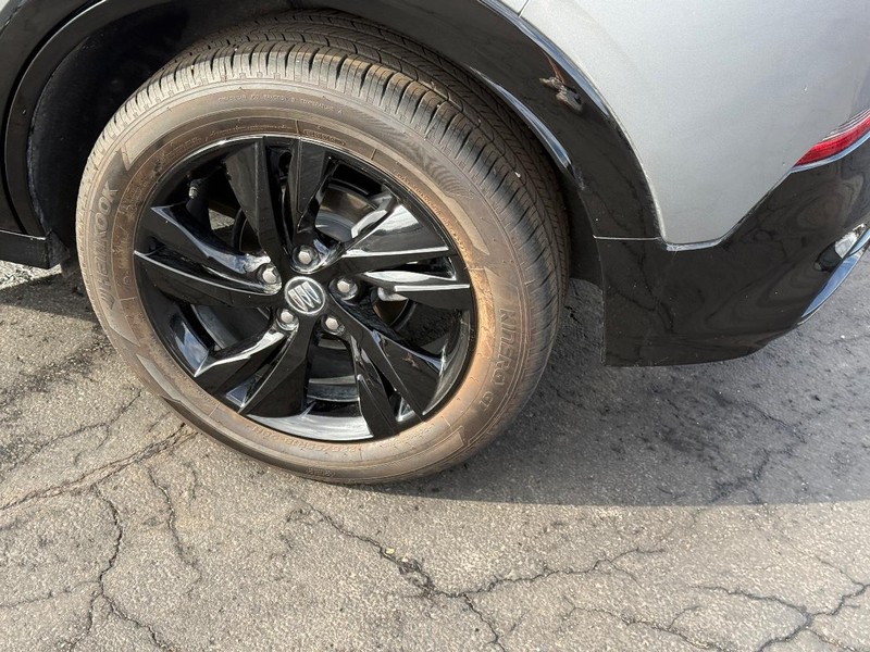 Buick Encore GX Vehicle Full-screen Gallery Image 07