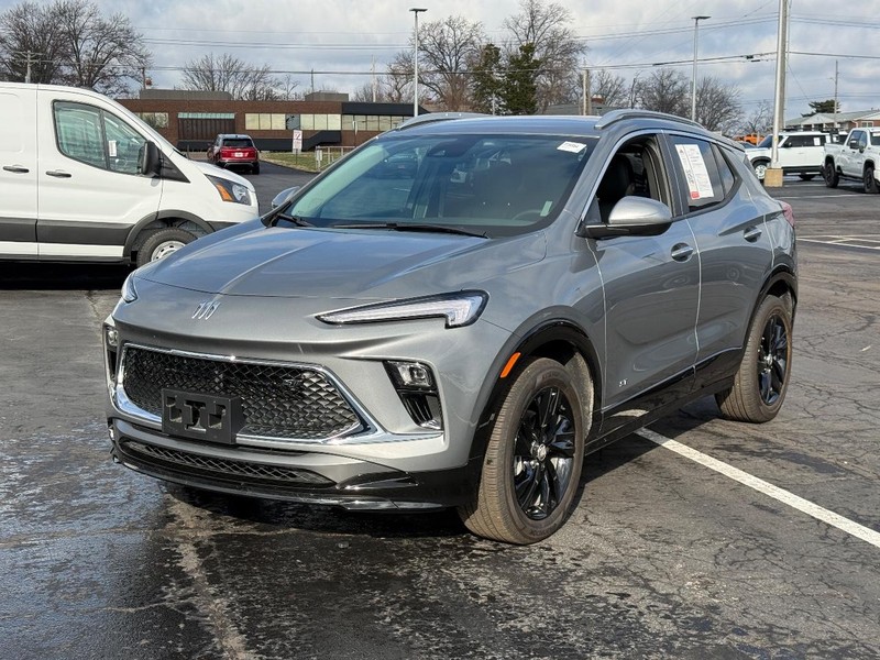 Buick Encore GX Vehicle Full-screen Gallery Image 08