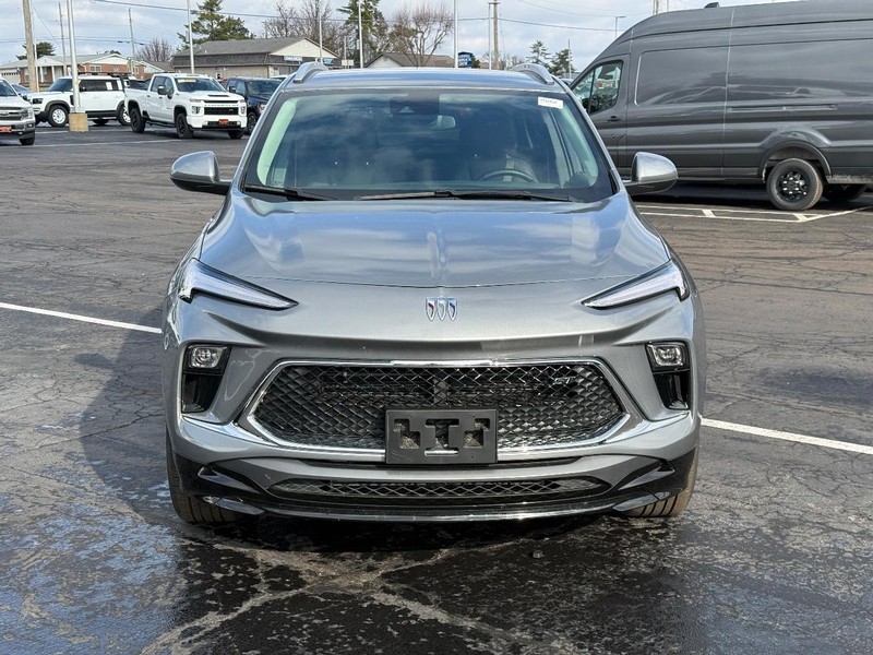 Buick Encore GX Vehicle Full-screen Gallery Image 09