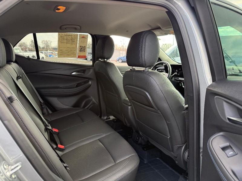 Buick Encore GX Vehicle Full-screen Gallery Image 11