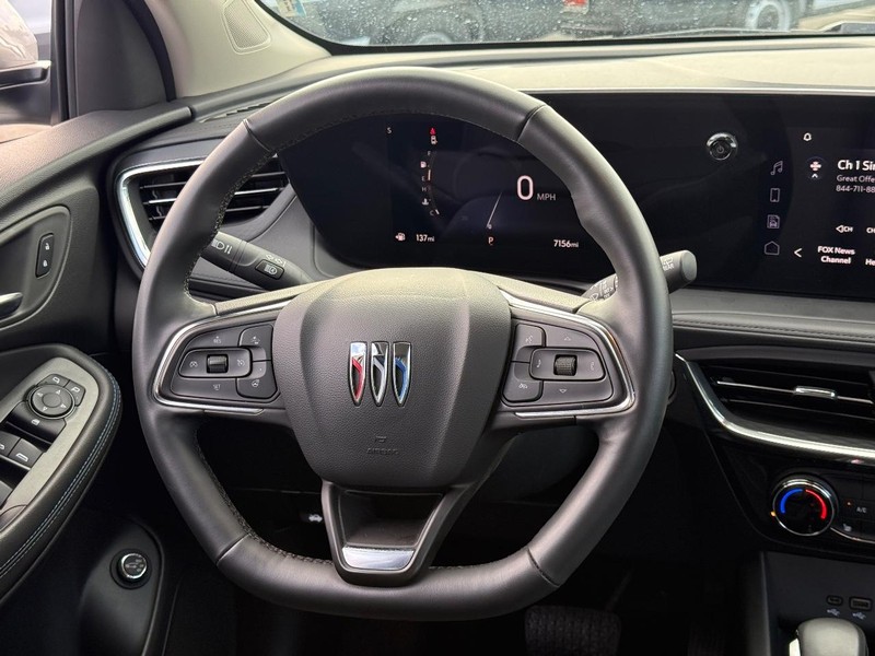 Buick Encore GX Vehicle Full-screen Gallery Image 13