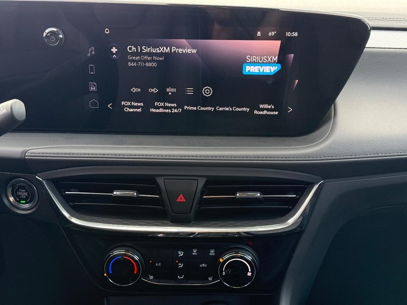 Buick Encore GX Vehicle Full-screen Gallery Image 14