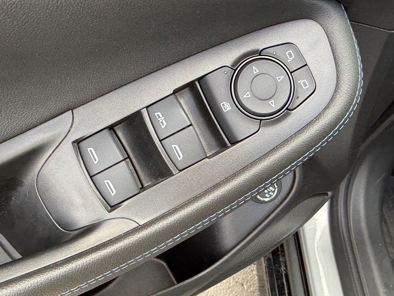 Buick Encore GX Vehicle Full-screen Gallery Image 15