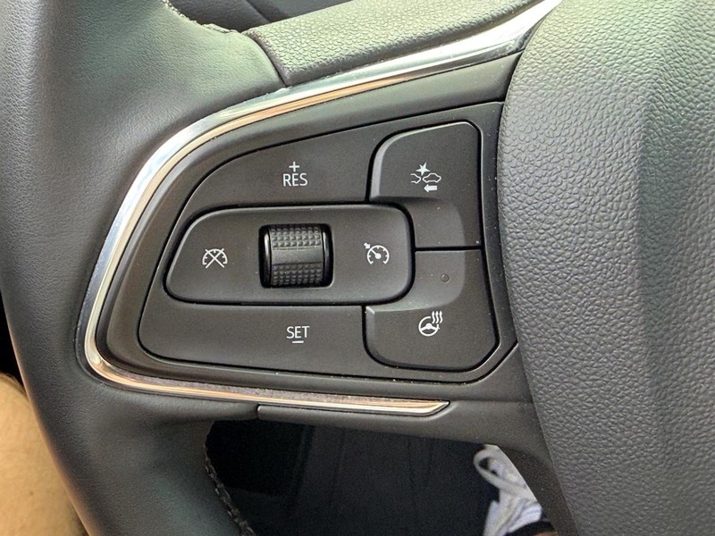 Buick Encore GX Vehicle Full-screen Gallery Image 18