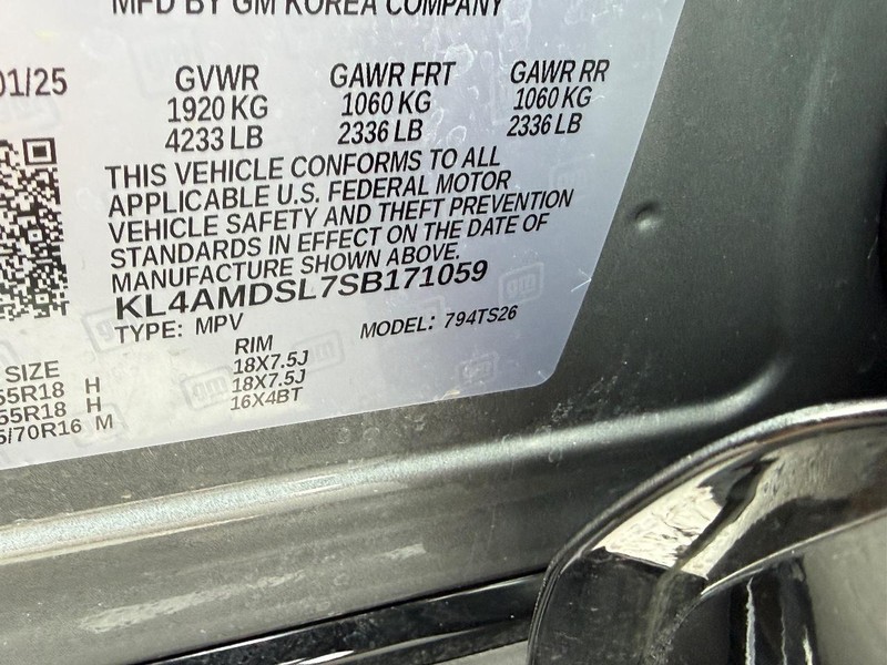 Buick Encore GX Vehicle Full-screen Gallery Image 24