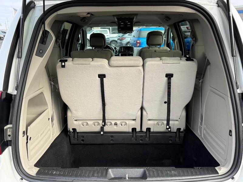 Dodge Grand Caravan Vehicle Full-screen Gallery Image 04