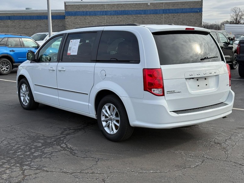 Dodge Grand Caravan Vehicle Full-screen Gallery Image 06