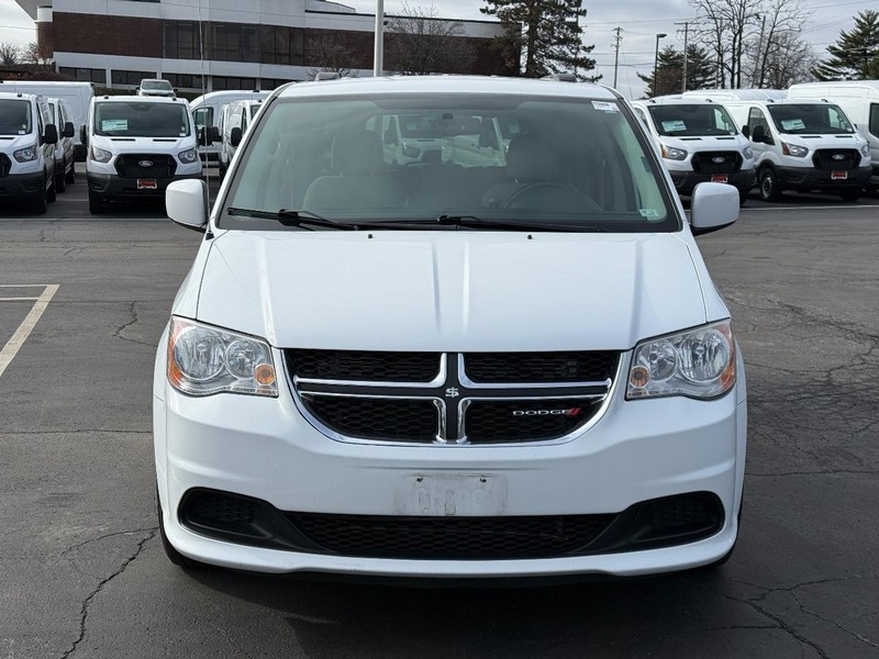 Dodge Grand Caravan Vehicle Full-screen Gallery Image 09