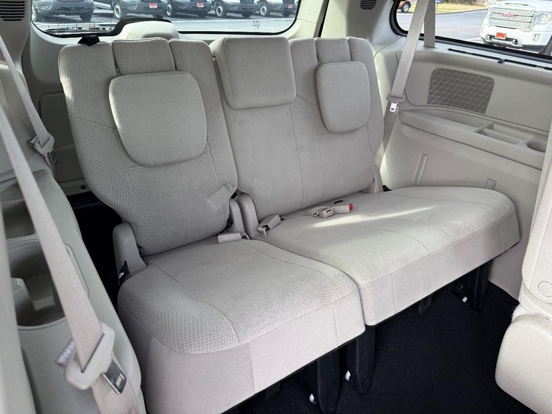 Dodge Grand Caravan Vehicle Full-screen Gallery Image 10