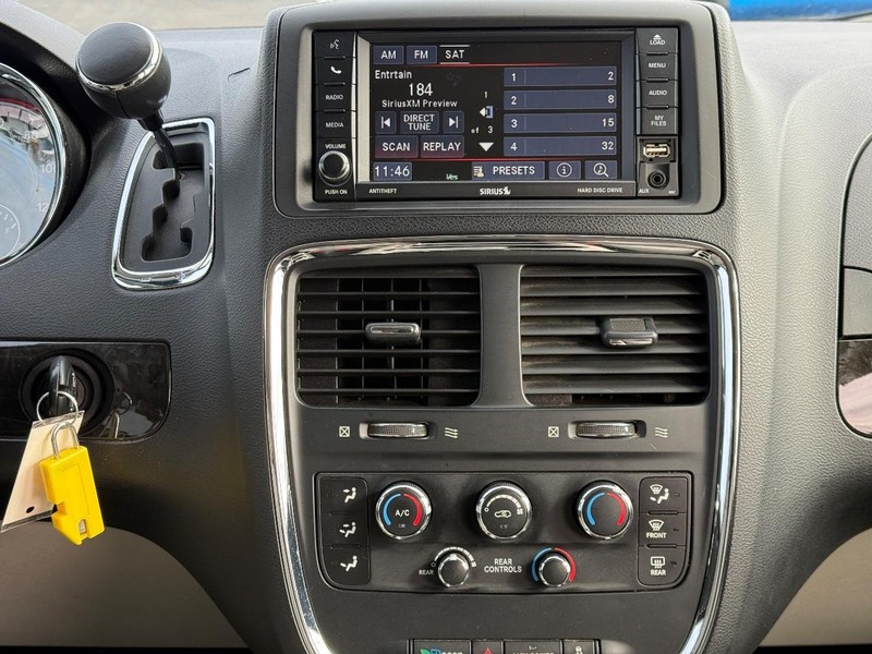Dodge Grand Caravan Vehicle Full-screen Gallery Image 14