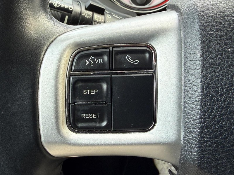 Dodge Grand Caravan Vehicle Full-screen Gallery Image 17