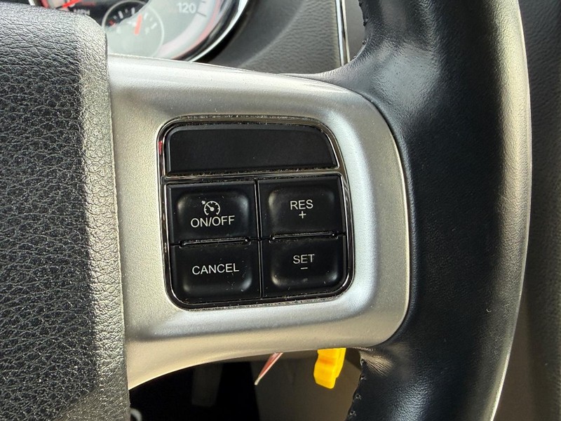 Dodge Grand Caravan Vehicle Full-screen Gallery Image 18